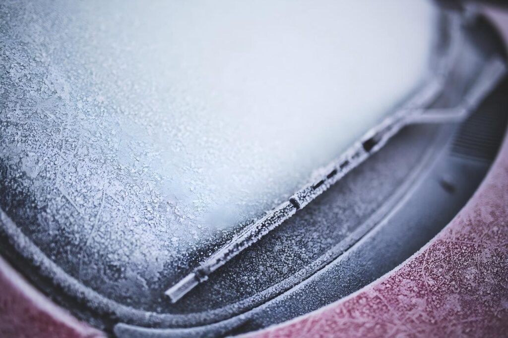 Should Winter Wiper Blades Be Used? kaboompics winter 791086 1280(1)